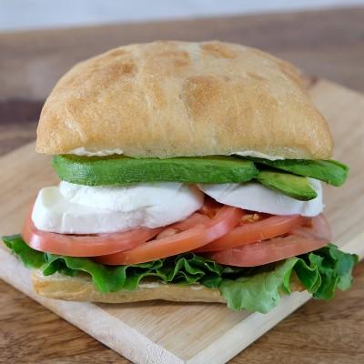 VALUE  Tomato, Mozzarella & Avocado